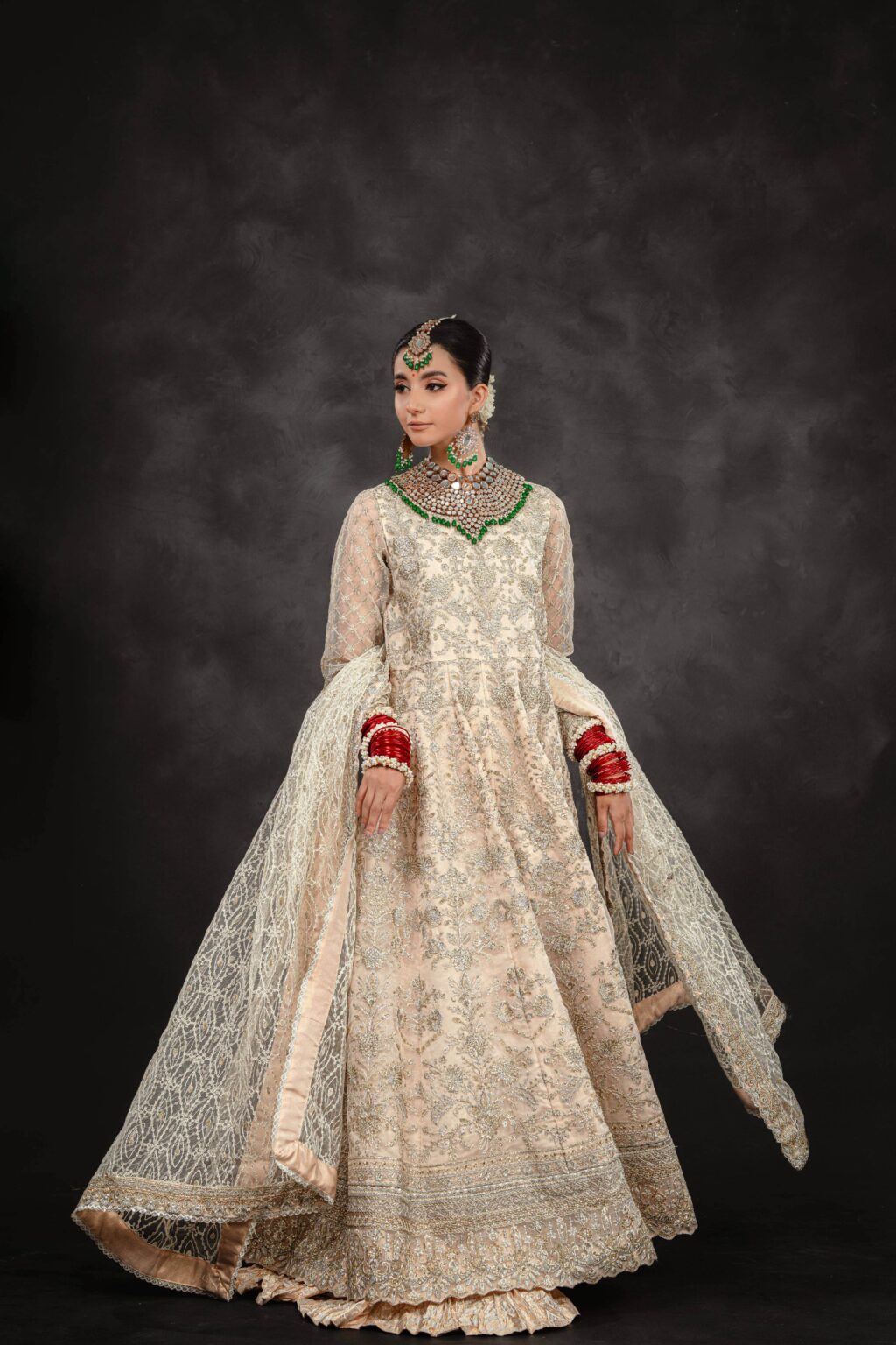 Majestic Aura Maxi - Close-up Detail | MEHRAAH