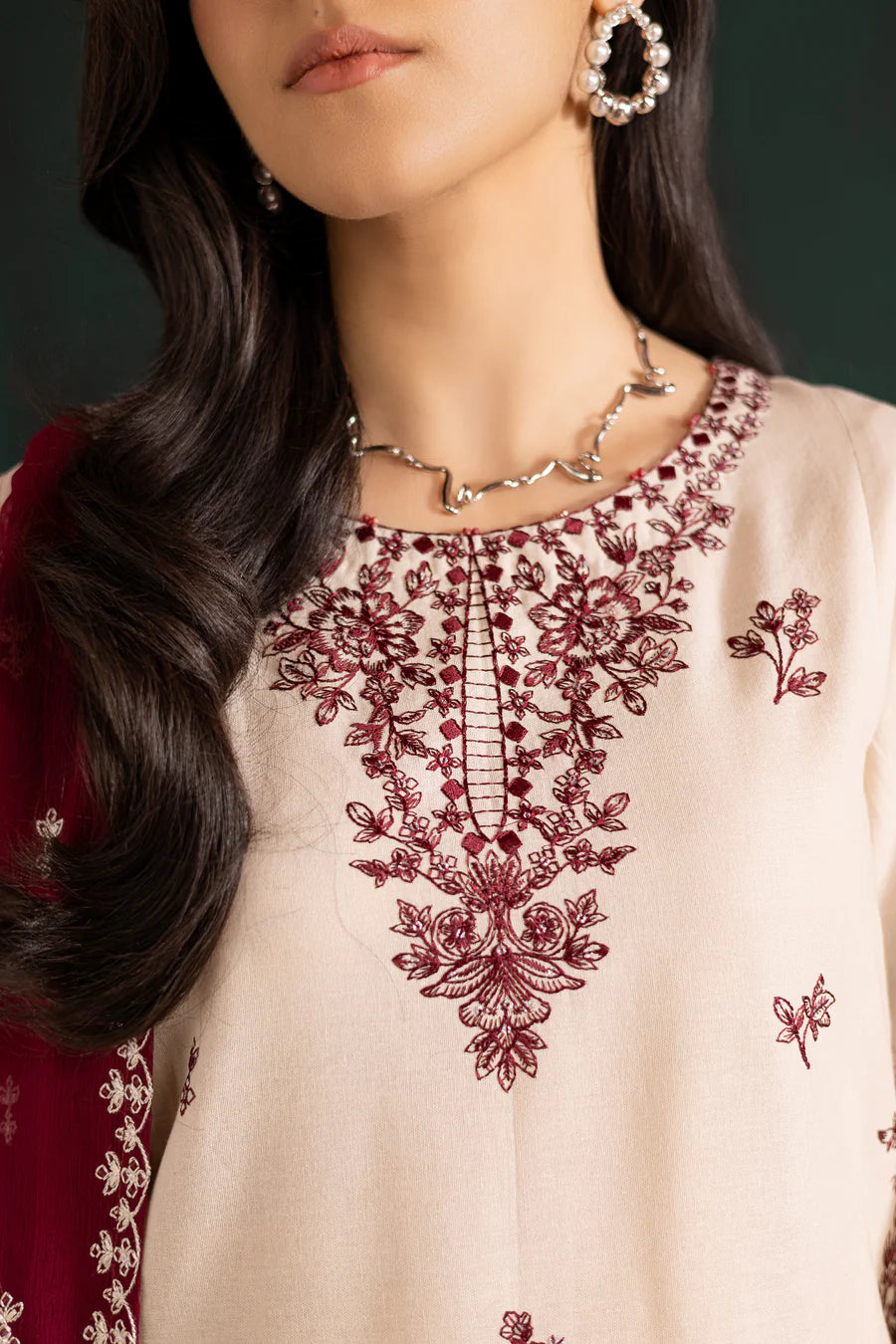 Ivory Rua 3Pc Embroidered Lawn Dress - Dupatta Detail | MEHRAAH