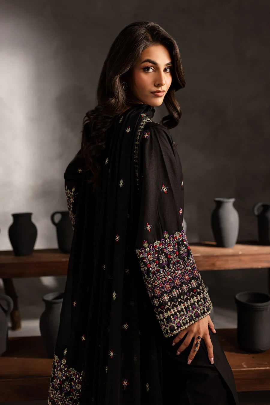 Mosaic 3Pc Embroidered Lawn Dress - Dupatta Detail | MEHRAAH