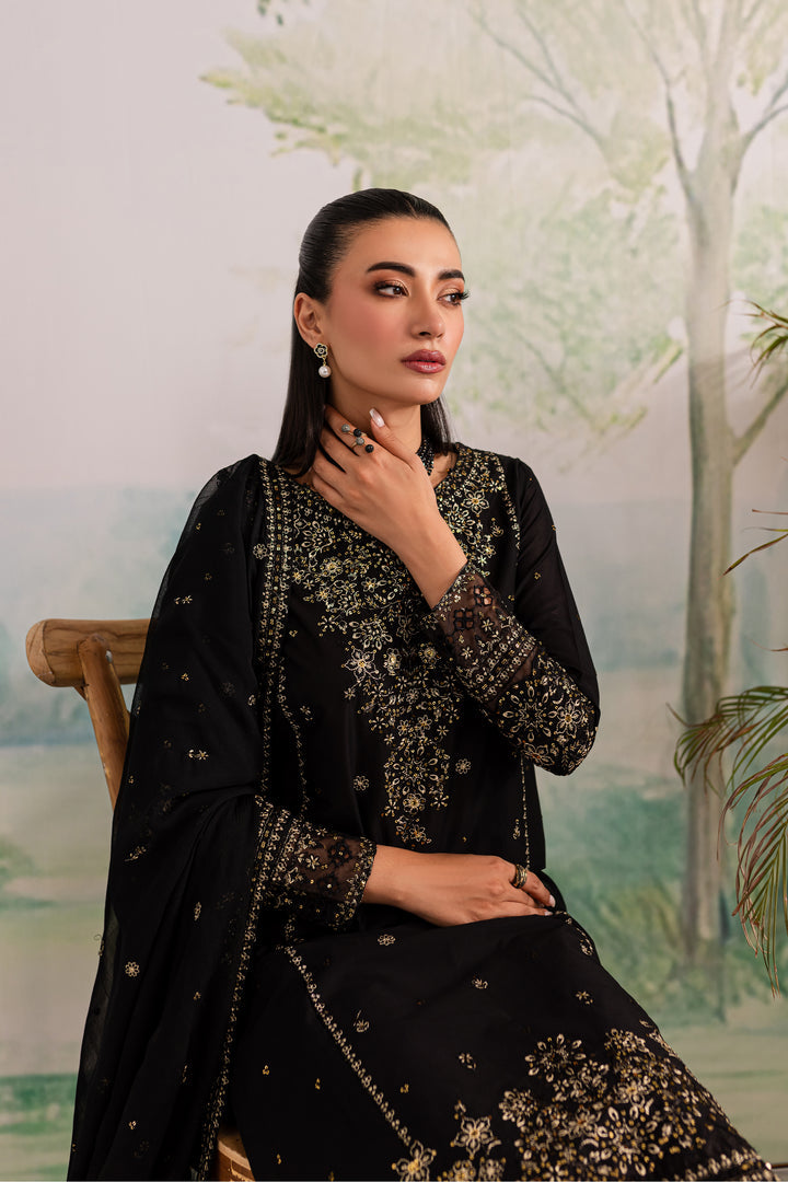 NAVYA 3PC Black Embroidered Lawn Dress - Dupatta Detail | MEHRAAH